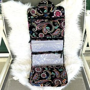 NWOT VERA BRADLEY Bandana Swirl HANGING ORGANIZER Toiletry Cosmetic Bag